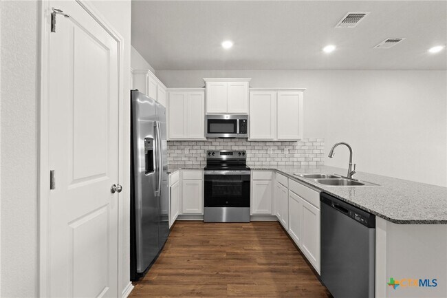Building Photo - 1218 LEXINGTON Dr