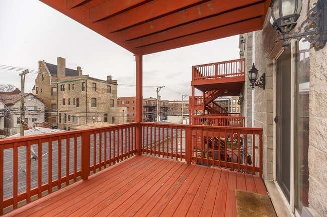 Building Photo - 4433 S Calumet Ave