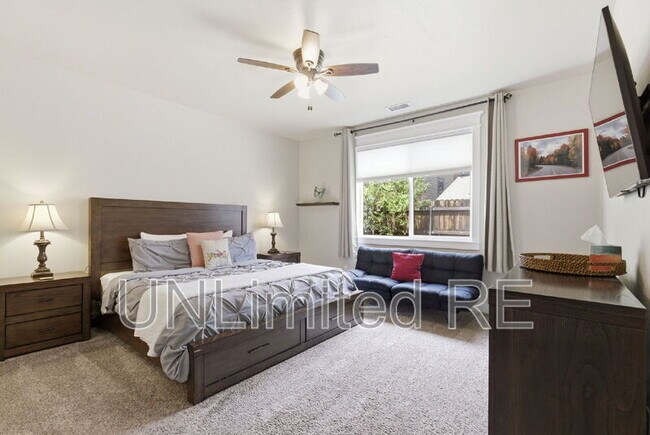 Building Photo - 2907 W Presidio Dr