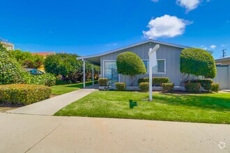 Building Photo - 1 Bed/1 Bath Pacific Beach