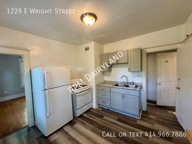 Primary Photo - 1229 E Wright St