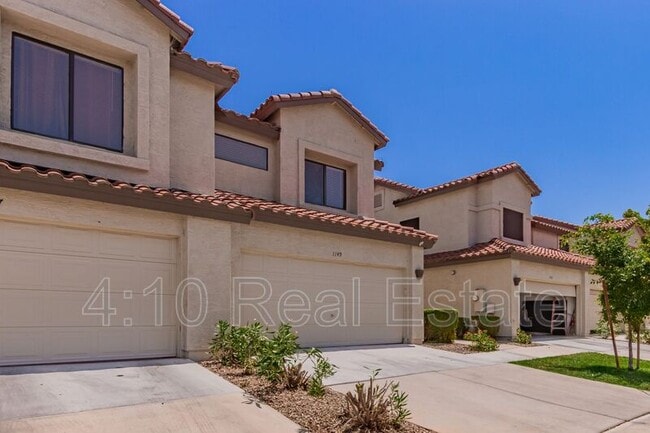 Building Photo - 1149 W Edgewater Dr