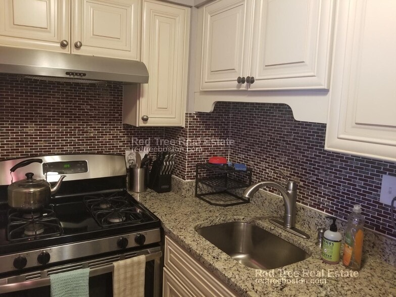 Building Photo - 27 Bowdoin St