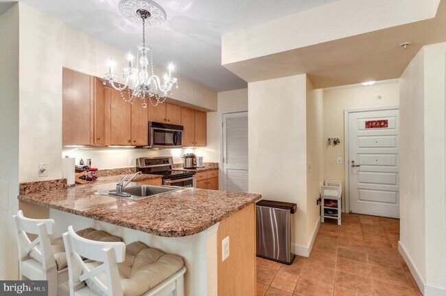 Building Photo - 631 D St NW