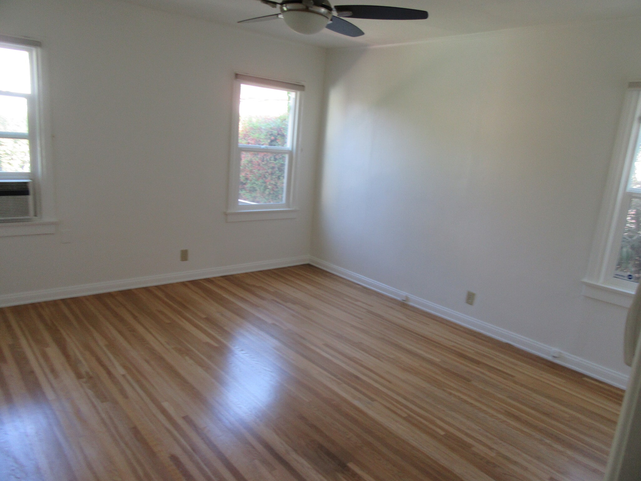 bedroomtwo - 905 Coronado Dr