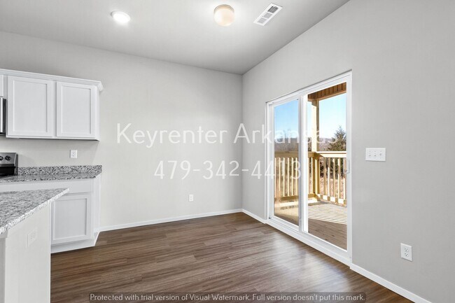 Building Photo - 811 E Sparrow Cir