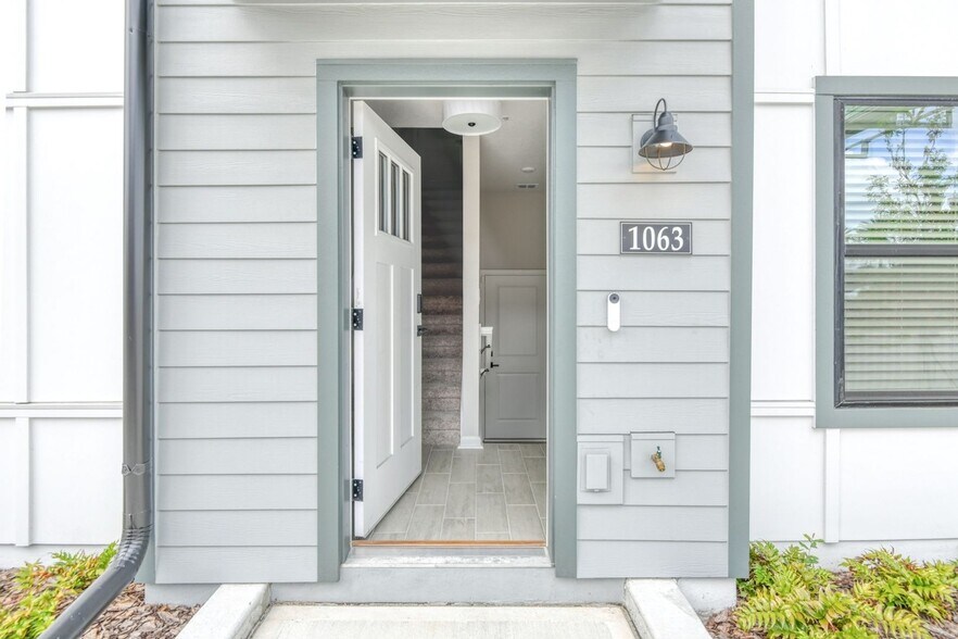 Building Photo - 1063 Farwell St