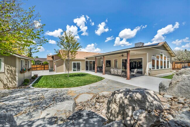 Building Photo - 6015 Stillmeadow Dr