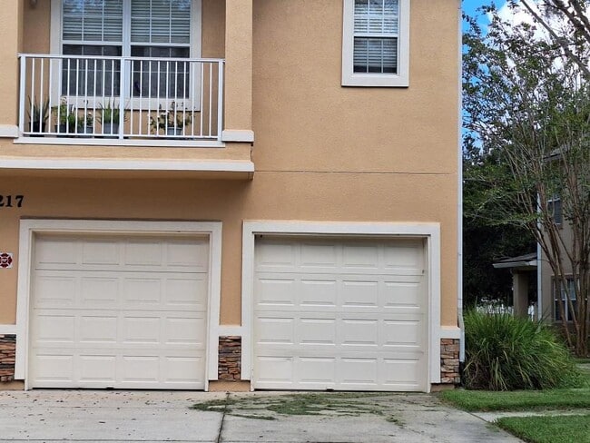 Building Photo - 3 bedroom in Jacksonville FL 32256