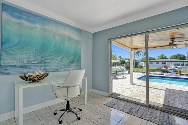 Building Photo - 1701 SW 22nd Ave