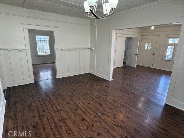 Building Photo - 860 W 56th St