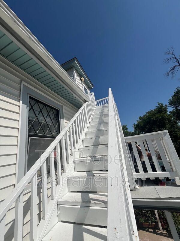 Building Photo - 1825 12th Ave