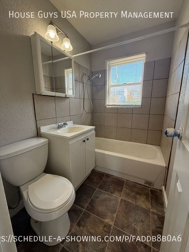 Building Photo - 2207 Askew Ave