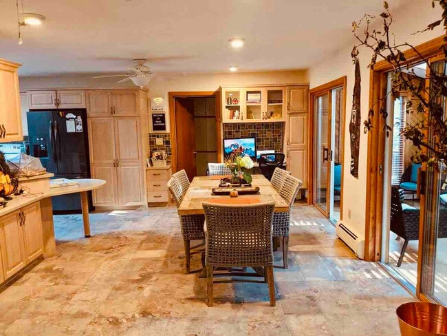 Building Photo - 140 Paquette Cir