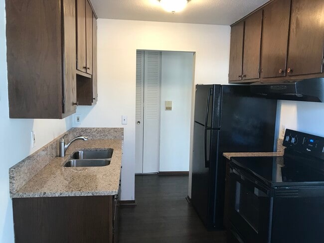 Building Photo - Villager Apartments