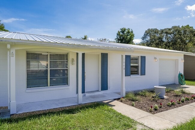 Building Photo - 1040 Dorado Dr