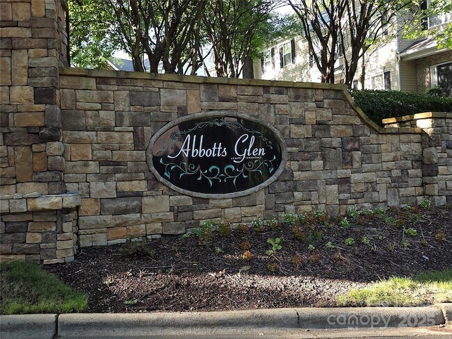 Building Photo - 2184 Winthrop Chase Dr