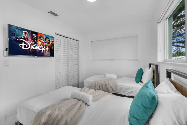 Building Photo - 7061 Coolidge St