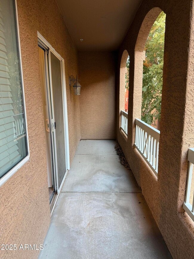 Building Photo - 1920 E Bell Rd