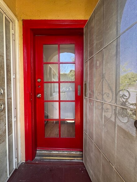 Building Photo - 4244 Gateway Ave