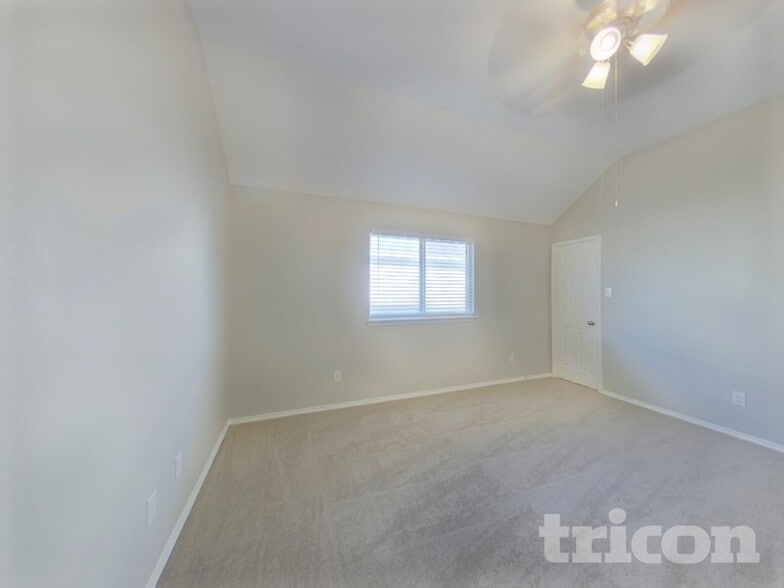 Building Photo - 10309 Bradshaw Dr