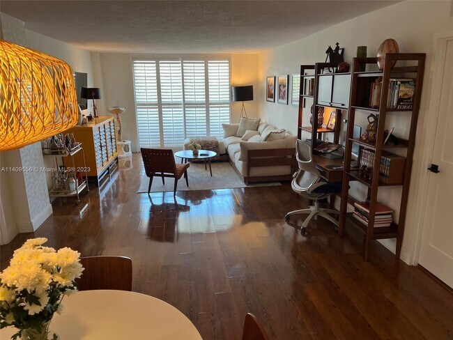 Building Photo - 13155 Ixora Ct