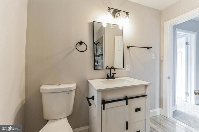 Building Photo - 4011 Mortimer Ave