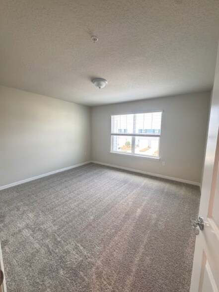 Building Photo - 3122 Emerald Acrs Ln