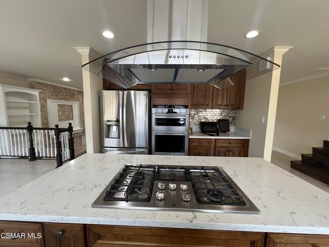 Building Photo - 334 W Avenida De Las Flores