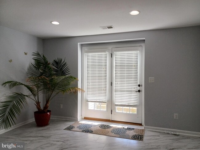 Building Photo - 25501 Emerson Oaks Dr