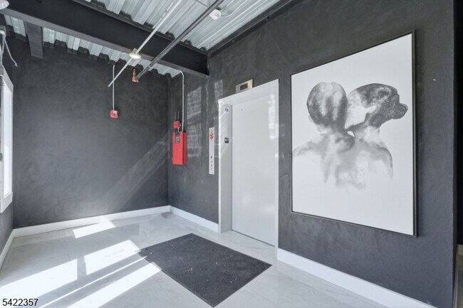 Building Photo - 95 Shepherds Ln