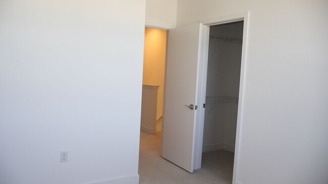 Building Photo - FOR RENT Amazing 4 bedrooms townhome in El Cajon City FOR RENT!!!!!!!!!!!!