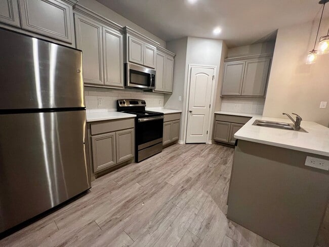 Building Photo - 9804 Avenue U