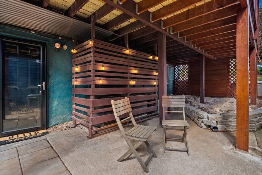 Building Photo - 657 McGruder St NE