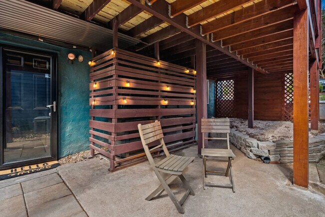 Building Photo - 657 McGruder St NE