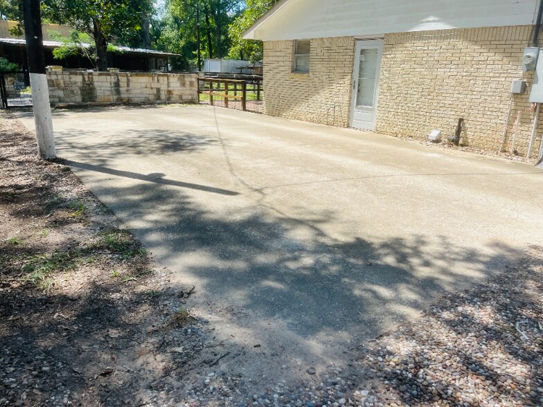 Building Photo - 13600 FM1314