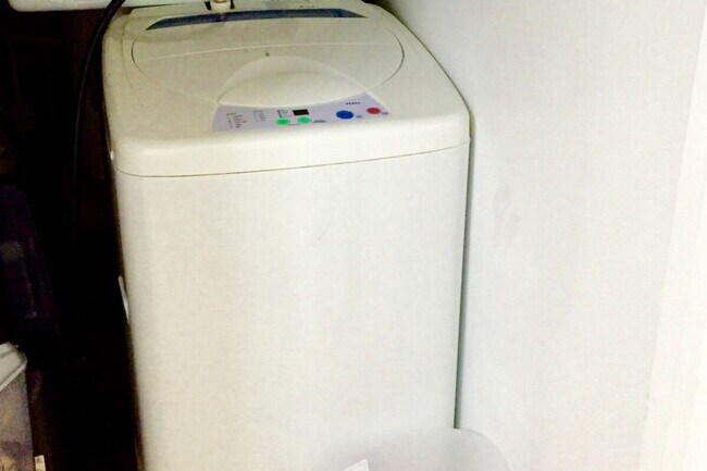 Building Photo - 11850 Sunrise Valley Dr