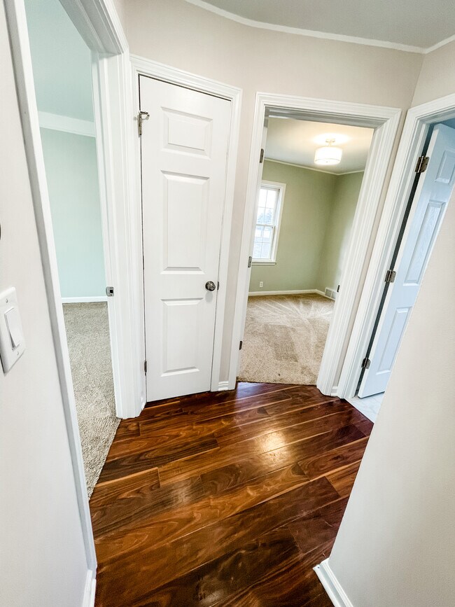 Building Photo - 426 Hillcrest Ave