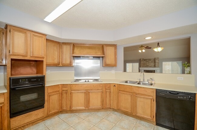 Building Photo - 12722 Ashford Brook Dr