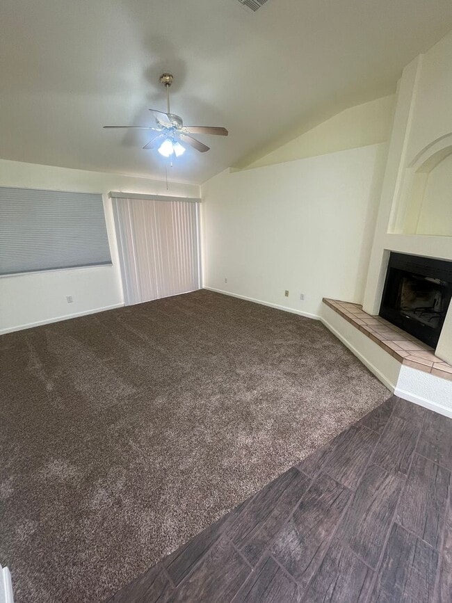 Building Photo - Charming 3-bedroom, 2-bathroom Home locate...