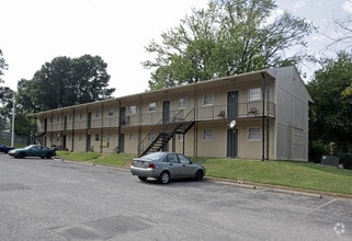 Building Photo - Whitehaven Oaks Apartments