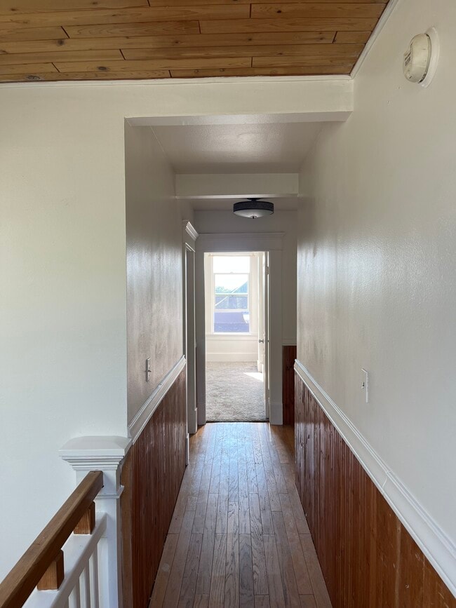 Building Photo - 1531 James St