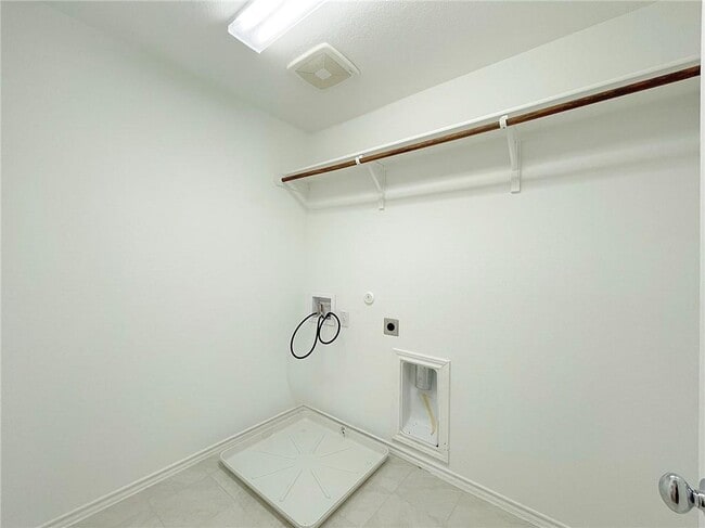 Building Photo - 13017 Titanium St