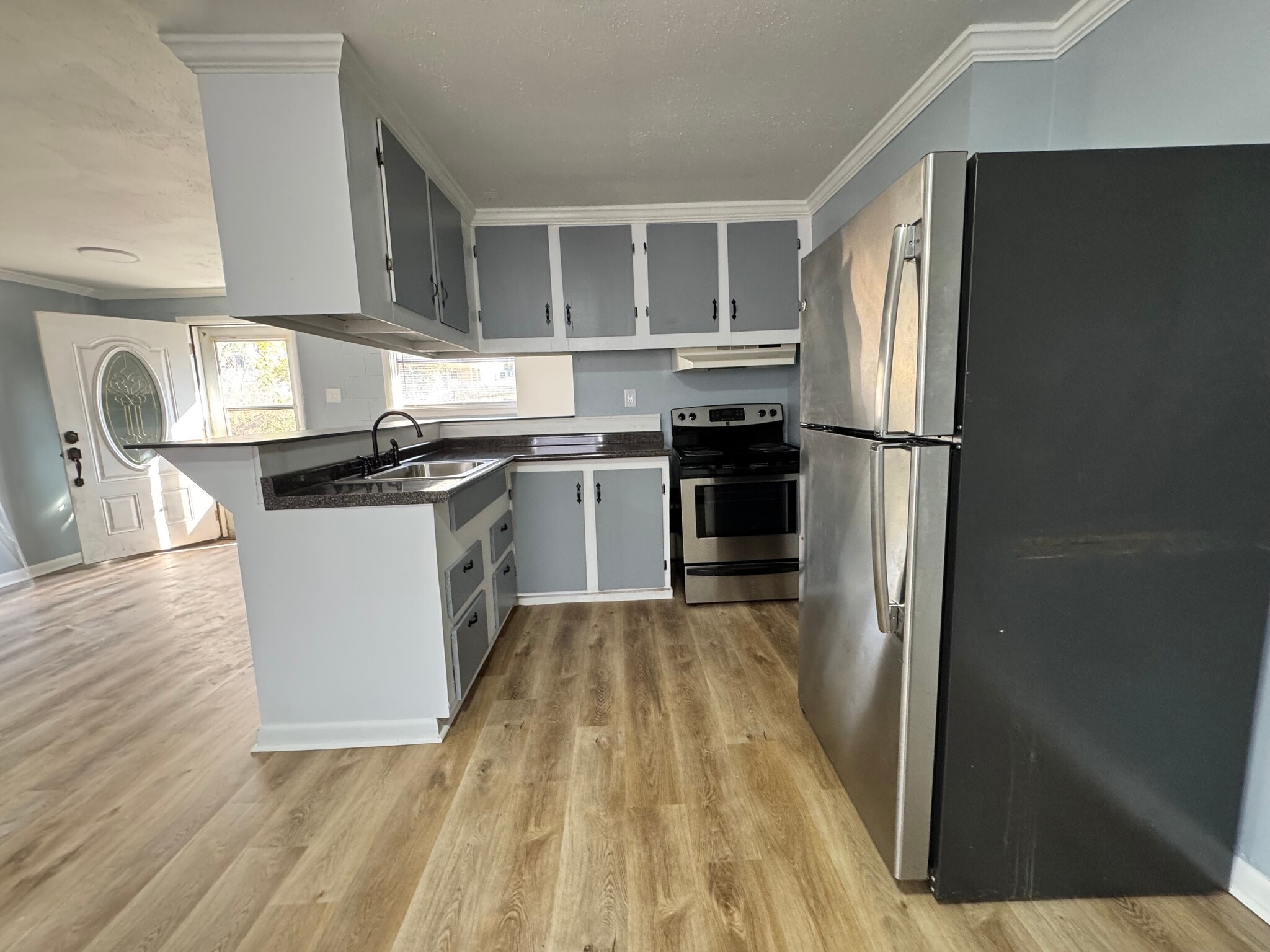 Kitchen - 105 24th St