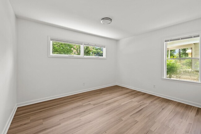 Building Photo - Charming 2 Bedroom, 2 Bathroom house