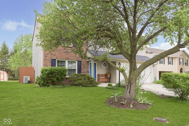 Building Photo - 266 E Pine Ridge Dr