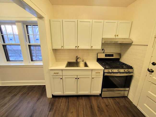 Building Photo - 1624 Washington St