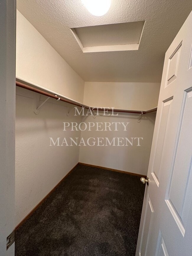 Building Photo - Move in Special see Ad