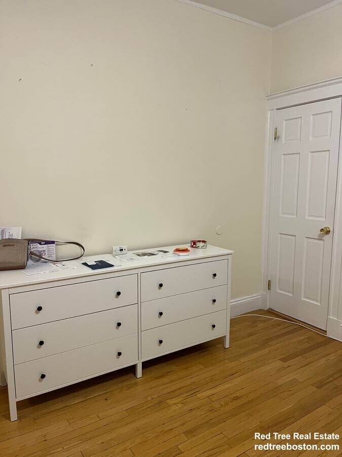 Building Photo - 319 Allston St