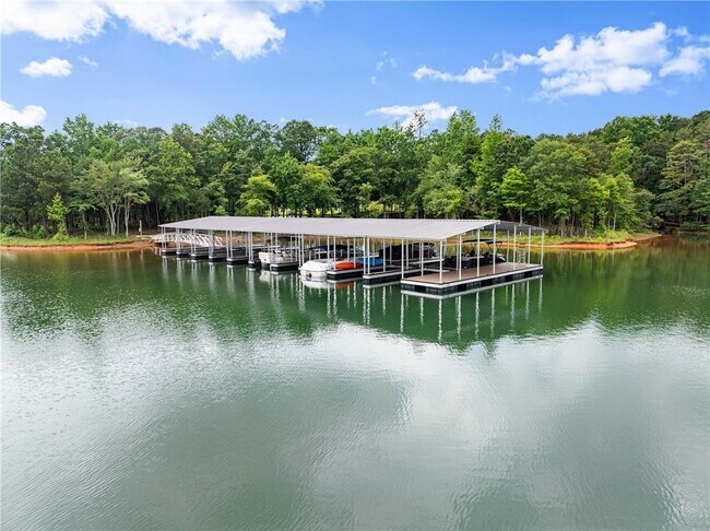 Building Photo - 151 S Pointe Dr